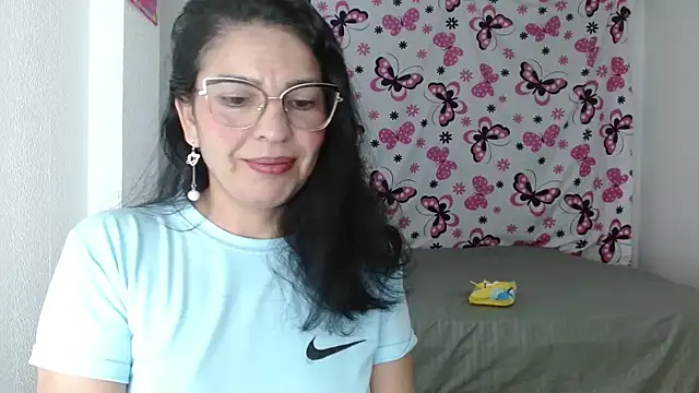 anybellucci43 online show from December 2024 02:47:02 AM