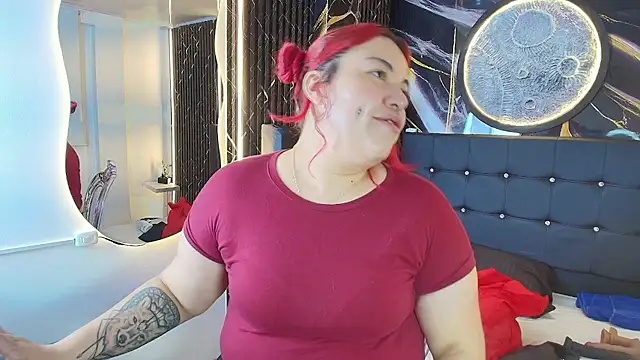 Bruja  Scarlata online show from September 2025 11:32:02 AM