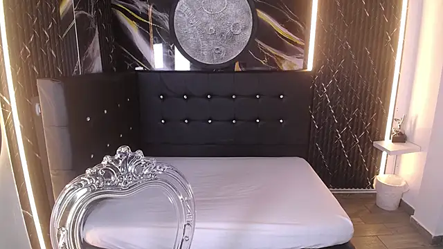 Bruja  Scarlata online show from October 2025 10:12:02 AM