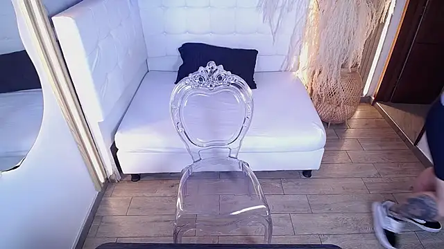 Bruja  Scarlata online show from November 2025 10:15:02 AM