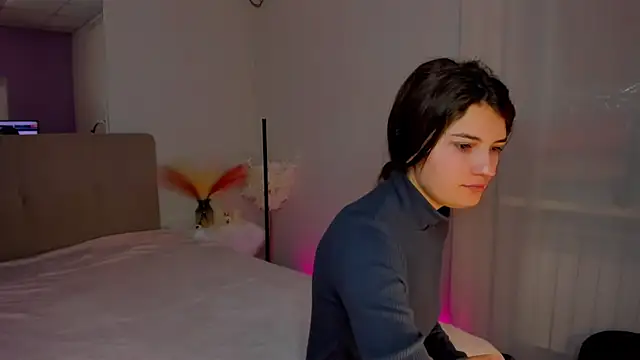 Laura Leee online show from January 2025 06:33:01 AM