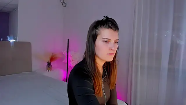 Laura Leee online show from March 2025 12:41:02 PM