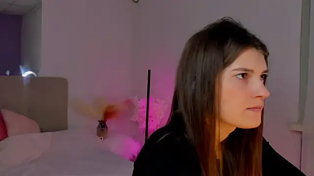 Laura Leee online show from March 2025 06:24:01 AM