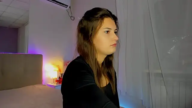 Laura Leee online show from October 2025 05:18:01 AM