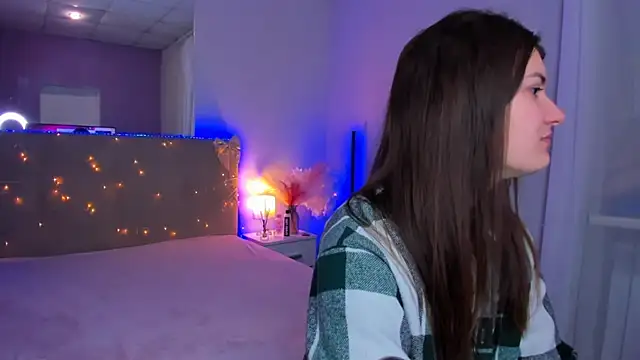 Laura Leee online show from March 2026 06:09:02 AM