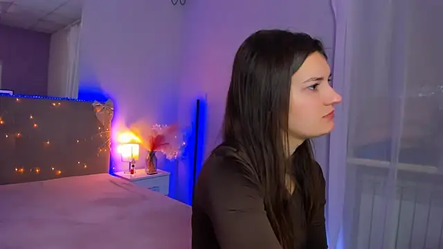 Laura Leee online show from March 2026 05:44:01 AM