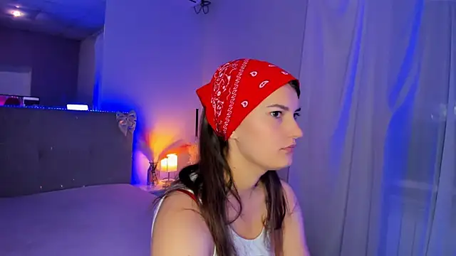 Snapshot of Laura_Leee chatting on June 2026 04:48:02 AM Laura Leee online show from June 2026 04:48:02 AM