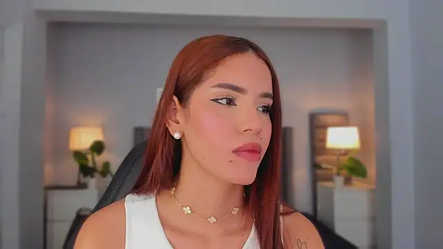 Madie  collins online show from October 2025 10:10:02 AM