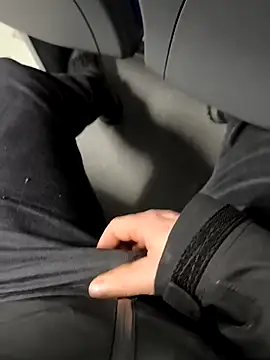 OdinWolf1990 online show from February 2025 05:19:02 AM