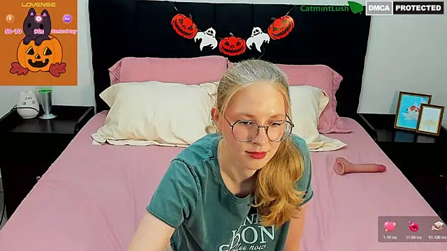 CatmintLush online show from October 2025 11:49:02 PM