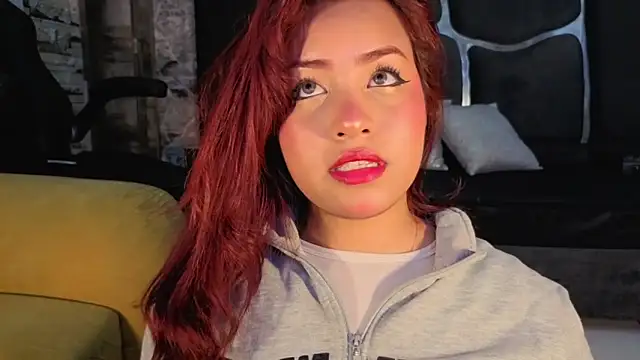 Estrella05  online show from September 2025 04:56:01 AM