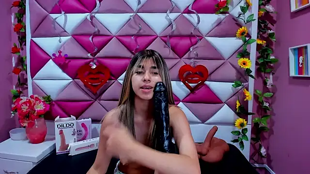 Snapshot of NahomiConnor_ chatting on March 2025 07:03:02 PM NahomiConnor online show from March 2025 07:03:02 PM