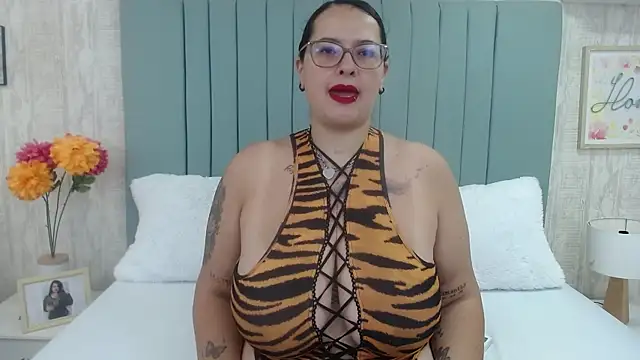 Snapshot of KarllaWalker chatting on March 2025 12:36:02 PM KarllaWalker online show from March 2025 12:36:02 PM