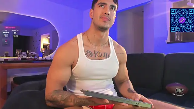 Snapshot of JACOB_MARTINS chatting on December 2024 04:24:01 AM JACOB MARTINS online show from December 2024 04:24:01 AM