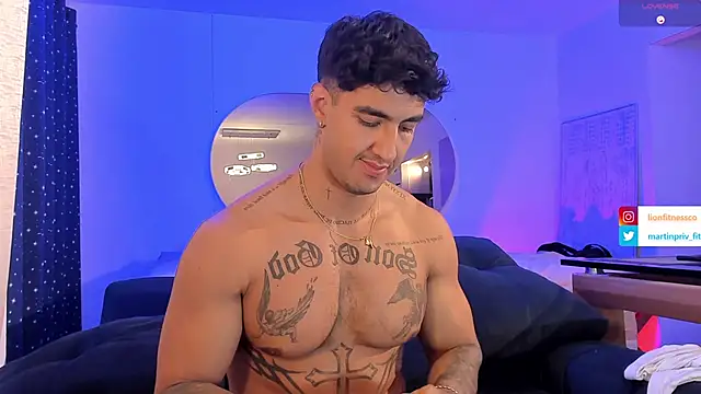 Snapshot of JACOB_MARTINS chatting on February 2025 04:09:02 AM JACOB MARTINS online show from February 2025 04:09:02 AM