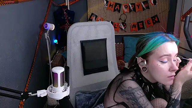 Cumpotik Eve online show from November 2025 02:03:01 AM