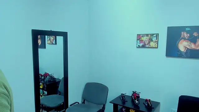 SamirHazard97 online show from January 2025 09:52:01 PM