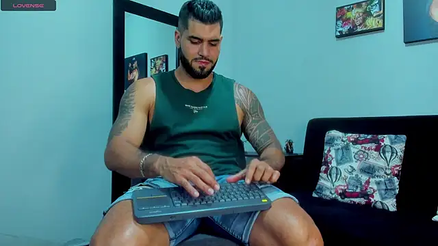 SamirHazard97 online show from March 2025 02:19:02 AM