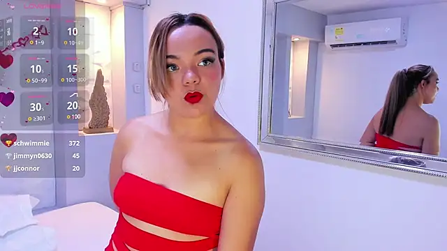 Snapshot of EmilyRouss_ chatting on February 2025 10:30:02 PM EmilyRouss online show from February 2025 10:30:02 PM