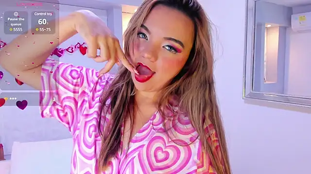 Snapshot of EmilyRouss_ chatting on February 2025 11:02:01 PM EmilyRouss online show from February 2025 11:02:01 PM