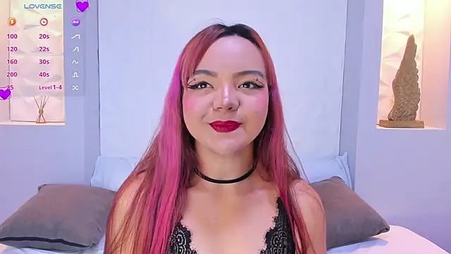 Snapshot of EmilyRouss_ chatting on February 2025 07:03:02 PM EmilyRouss online show from February 2025 07:03:02 PM