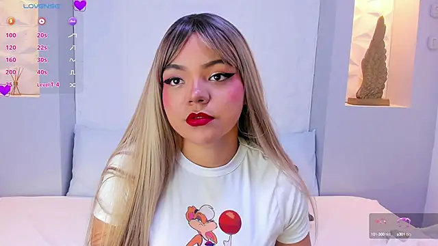 Snapshot of EmilyRouss_ chatting on February 2025 07:15:02 PM EmilyRouss online show from February 2025 07:15:02 PM