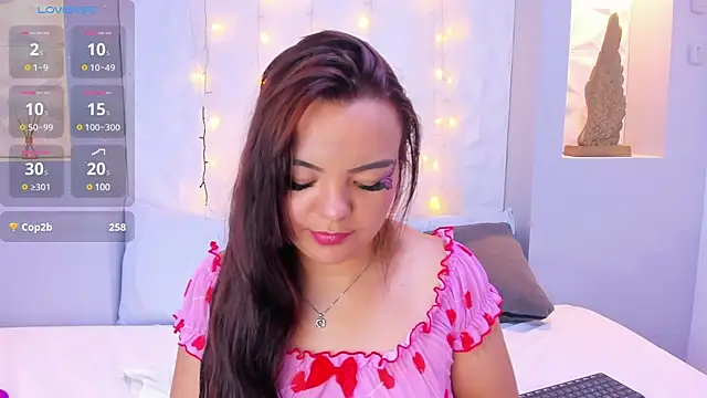 Snapshot of EmilyRouss_ chatting on March 2025 10:16:01 PM EmilyRouss online show from March 2025 10:16:01 PM