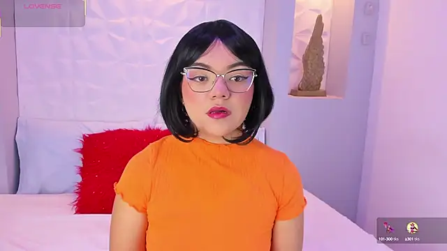 Snapshot of EmilyRouss_ chatting on October 2025 07:00:01 PM EmilyRouss online show from October 2025 07:00:01 PM