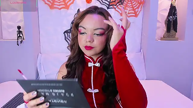 Snapshot of EmilyRouss_ chatting on October 2025 07:29:02 PM EmilyRouss online show from October 2025 07:29:02 PM