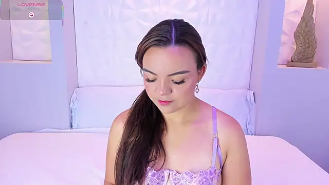 Snapshot of EmilyRouss_ chatting on November 2025 07:13:02 PM EmilyRouss online show from November 2025 07:13:02 PM