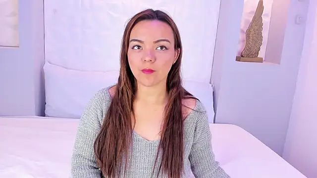 Snapshot of EmilyRouss_ chatting on November 2025 07:13:01 PM EmilyRouss online show from November 2025 07:13:01 PM