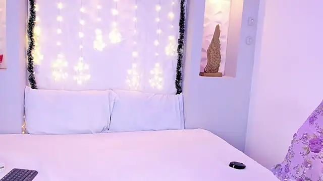 EmilyRouss  online show from December 2025 07:12:02 PM