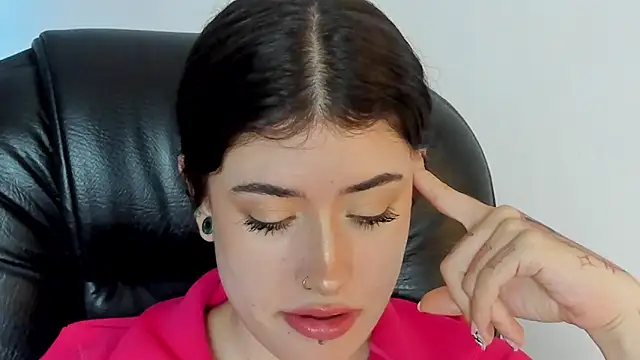 melody suarez online show from January 2025 01:42:02 AM