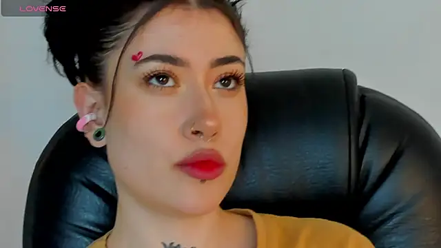 melody suarez online show from January 2025 07:11:01 PM