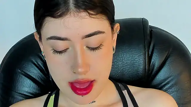 melody suarez online show from January 2025 07:52:01 PM