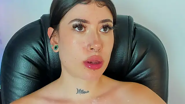 melody suarez online show from February 2025 10:31:01 PM