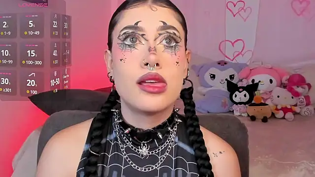 melody suarez online show from October 2025 11:24:02 PM