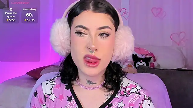 melody suarez online show from November 2025 10:23:01 PM