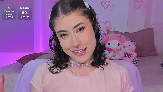 melody suarez online show from November 2025 10:30:01 PM