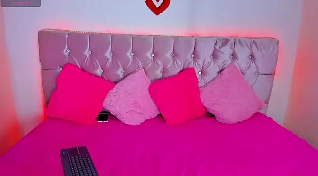 Cristal moon1 online show from December 2024 12:30:01 AM