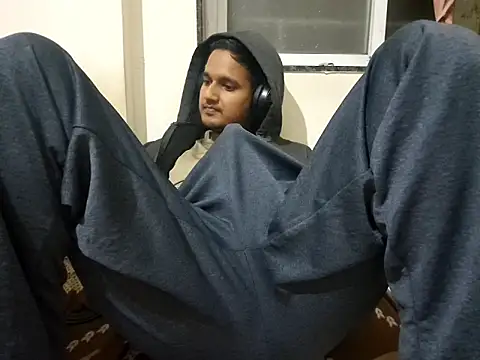 Jonrobinso online show from December 2025 05:51:02 PM