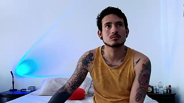 anika lowen02 online show from January 2025 04:00:02 PM