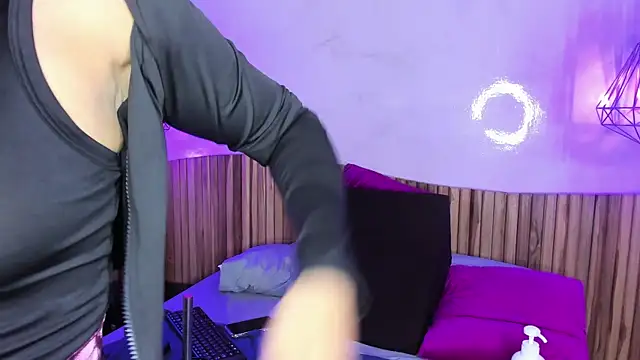 MelaniieRoux online show from January 2025 01:48:01 AM