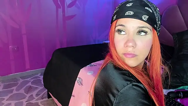 MelaniieRoux online show from March 2025 06:00:02 AM