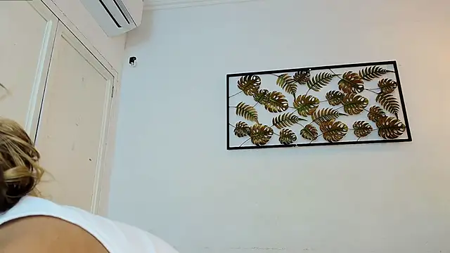 Snapshot of miranda_villa chatting on March 2025 12:22:01 PM miranda villa online show from March 2025 12:22:01 PM