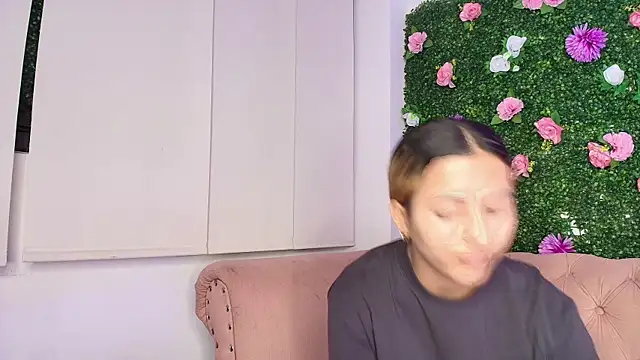 Snapshot of miranda_villa chatting on September 2025 12:30:01 PM miranda villa online show from September 2025 12:30:01 PM