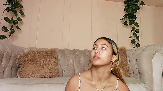 Snapshot of miranda_villa chatting on October 2025 12:37:02 PM miranda villa online show from October 2025 12:37:02 PM