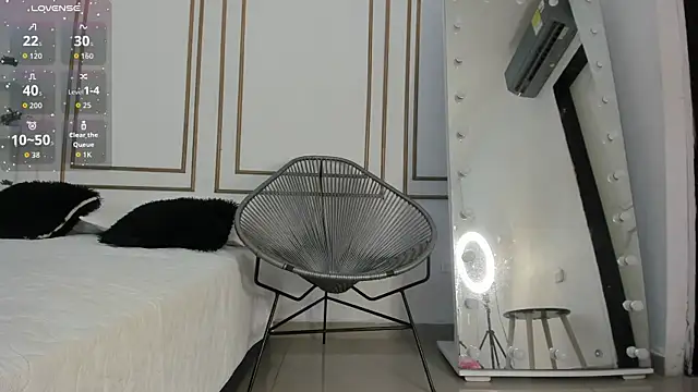 Snapshot of miranda_villa chatting on November 2025 12:26:01 PM miranda villa online show from November 2025 12:26:01 PM