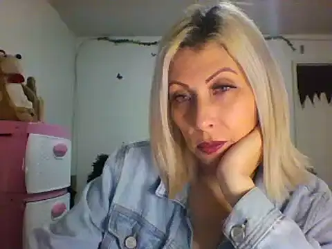 alixia81 online show from December 2024 09:24:01 AM