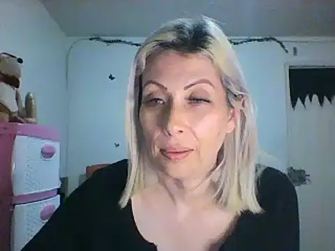 alixia81 online show from December 2024 02:12:01 AM